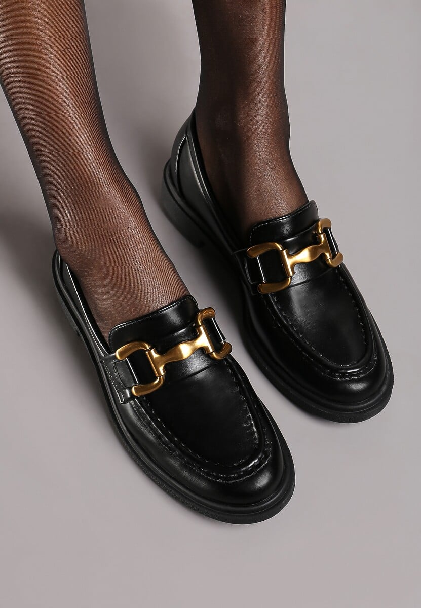 Czarne Mokasyny na Płaskiej Podeszwie Ozdobione Klamrą Relabra