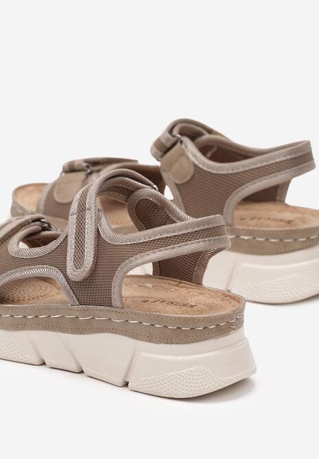 Jasnobeżowe Sportowe Sandały na Koturnie z Tłoczeniem z Paskami na Rzep Piovana