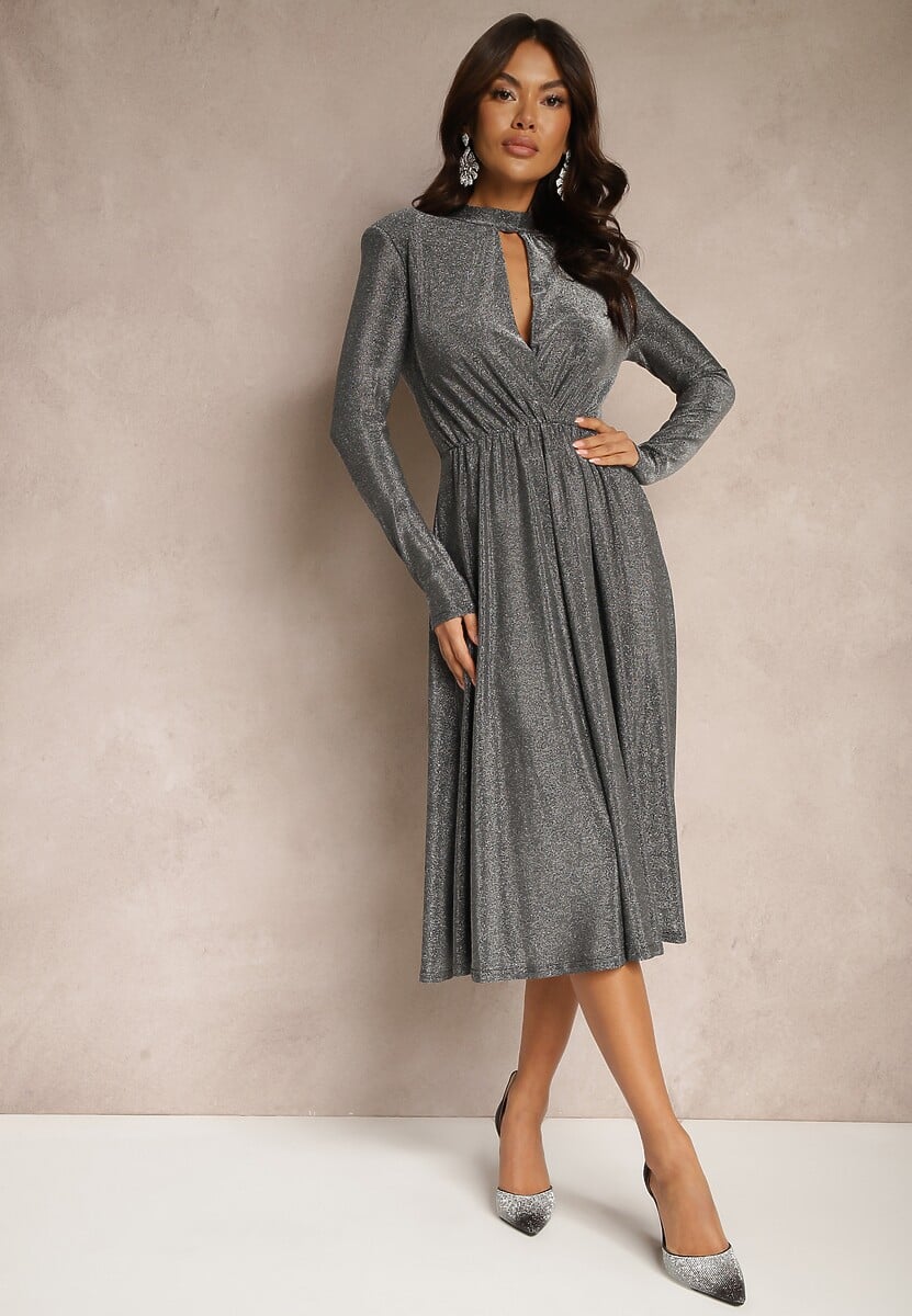 Srebrna Sukienka Koktajlowa Ozdobiona Metaliczną Nicią Mialorin