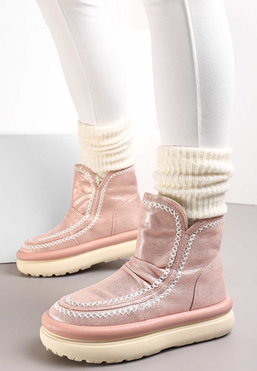 Różowe Błyszczące Śniegowce na Platformie z Kontrastowymi Przeszyciami Okuniza