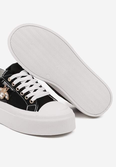 Czarne Trampki na Platformie z Biżuteryjną Aplikacją Gonessa