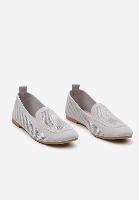 Szare Casualowe Mokasyny na Płaskiej Podeszwie Ozdobione Perforacją Klanesha