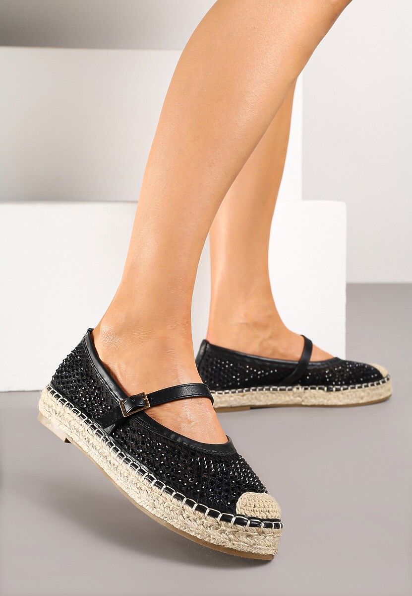 Czarne Espadryle Ozdobione Plecionką i Ażurową Cholewką Rinelona