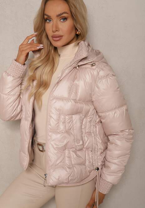 Różowa Kurtka z Odpinanym Kapturem Dłuższym Tyłem i Ściągaczami z Pikowanym Przeszyciem Zinlea