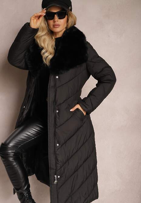 Czarna Pikowana Kurtka Płaszcz typu Płaszcz z Futrzanym Kołnierzem Odefia