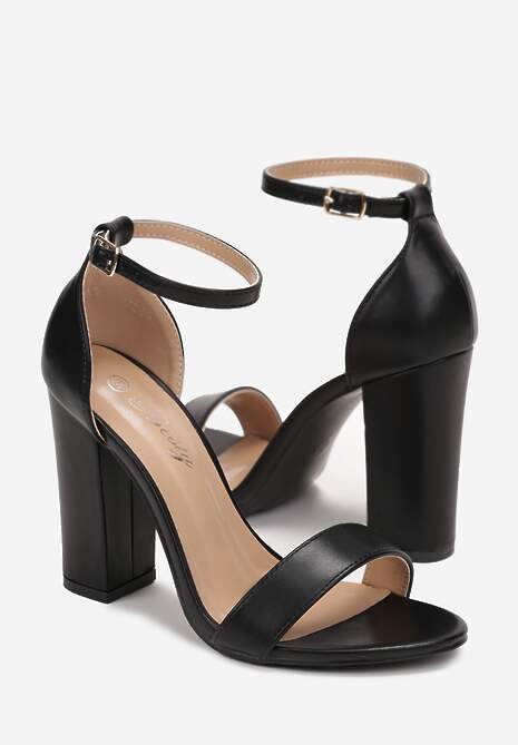 Czarne Sandały z Kwadratowym Noskiem na Słupku Darcell