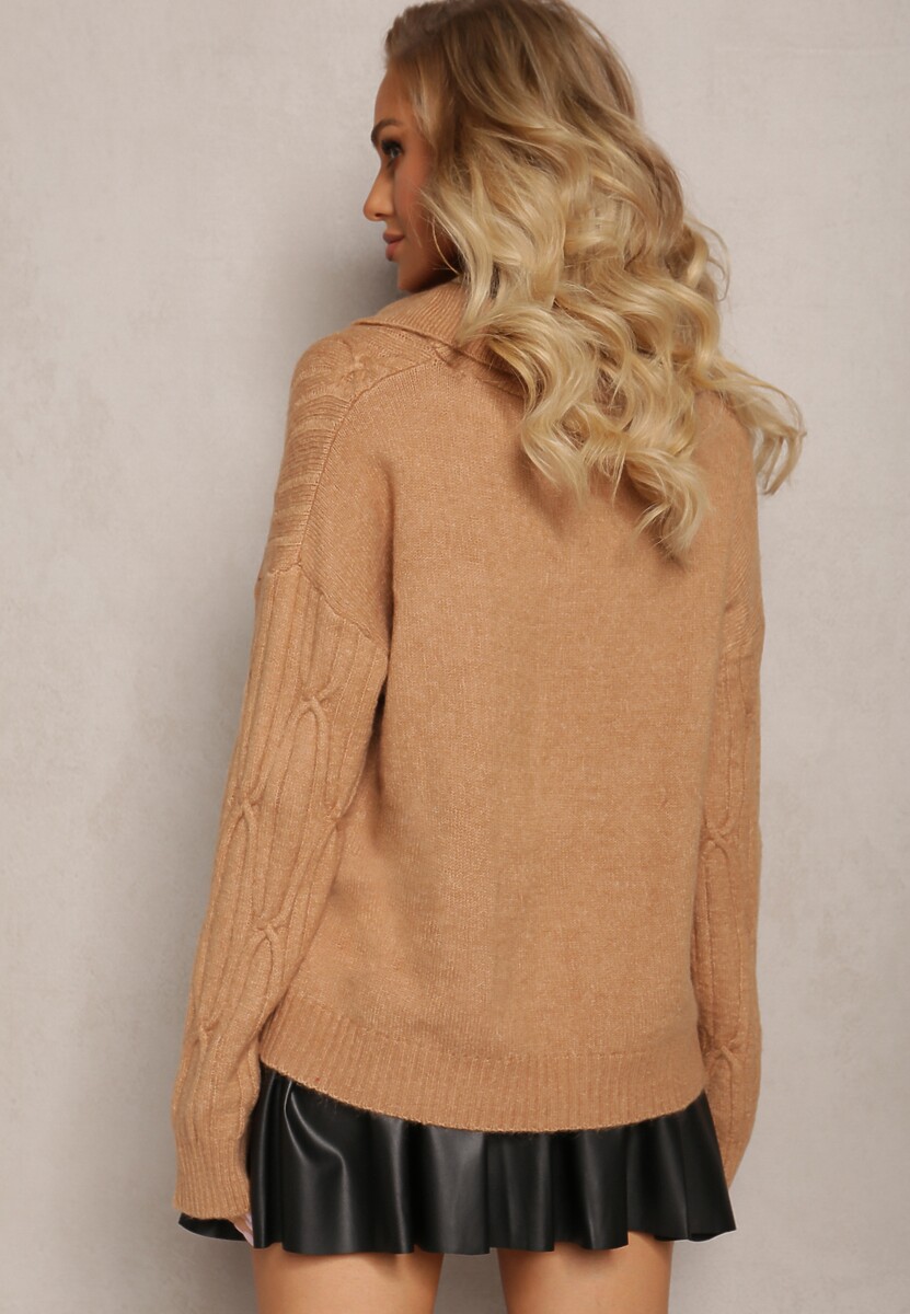 Brązowy Sweter z Dekoltem w Serek i Ozdobnym Splotem Travissa