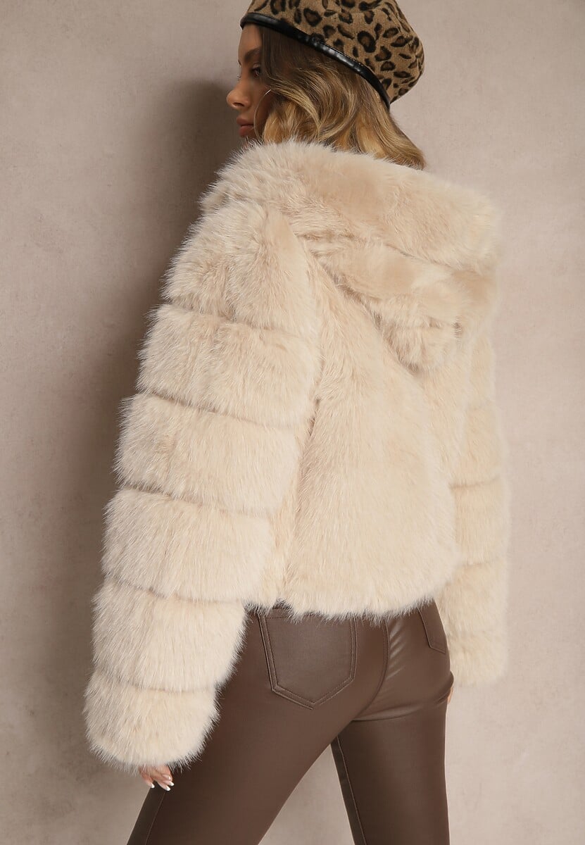 Beżowa Kurtka Futrzana z Kapturem i Pikowanymi Przeszyciami na Rękawach Parisha