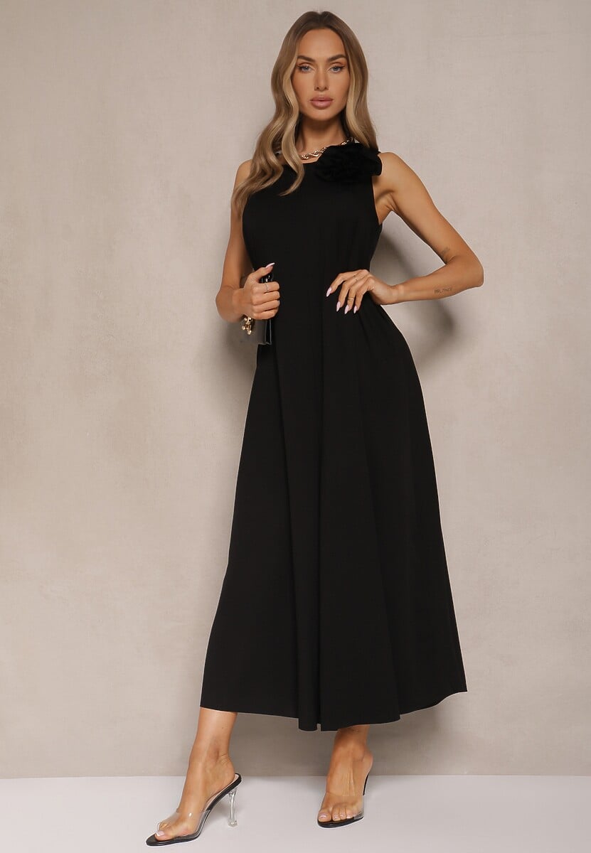 Czarny Kombinezon z Wiskozą Ozdobiona Kwiatem Broszką 3D Solio