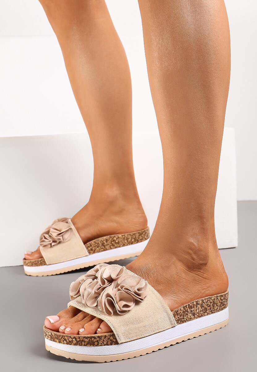 Beżowe Klapki na Korkowej Grubej Podeszwie z Naszytą Aplikacją na Froncie Dirua