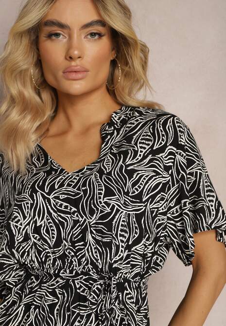 Czarno-Biała Sukienka w Drobny Wzór o Rozkloszowanym Fasonie Wiązana w Talii Ferettia