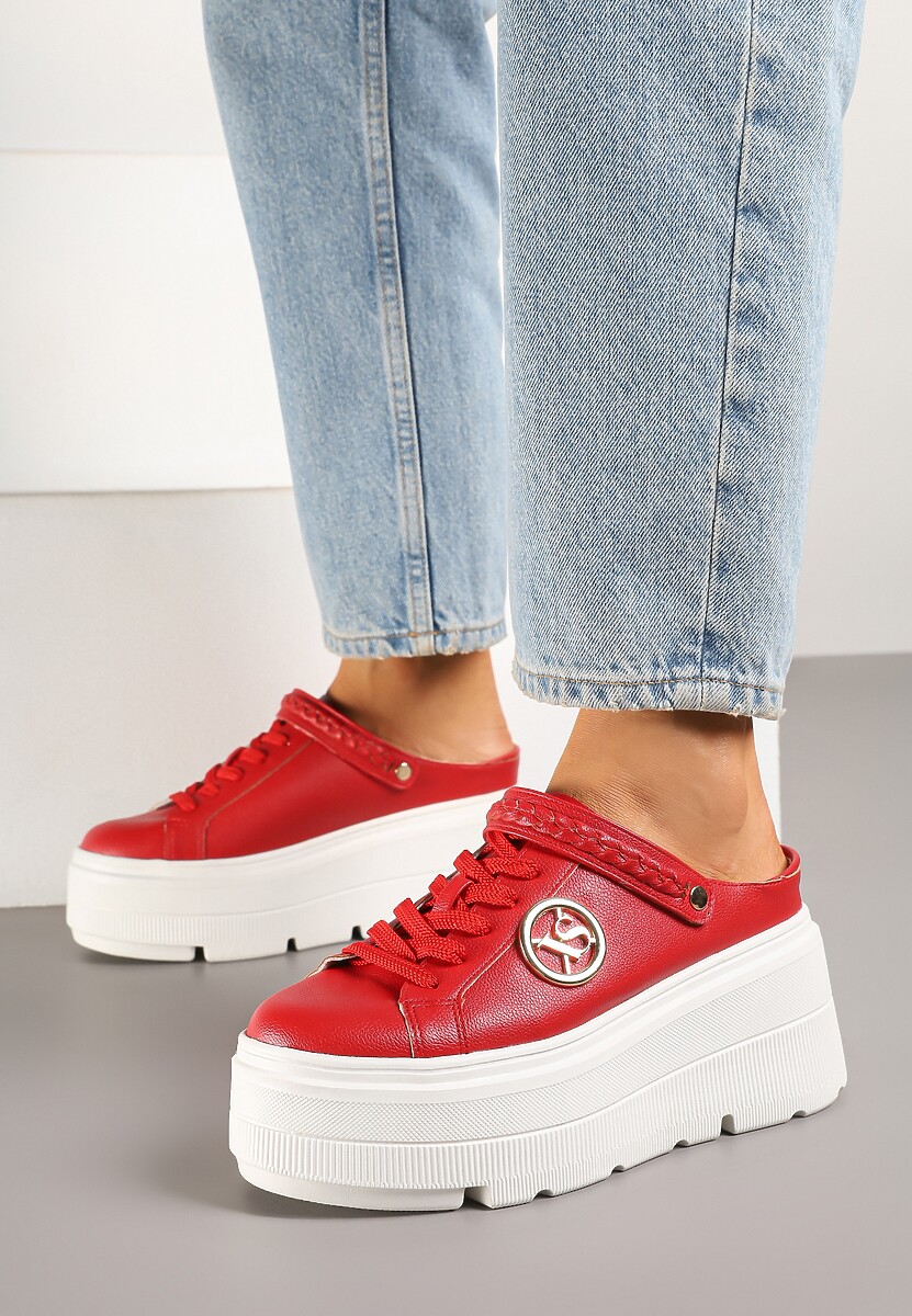 Czerwone Sneakersy Vices na Platformie z Tłoczeniem Paskiem na Pięcie i Metaliczną Aplikacją Selfedi