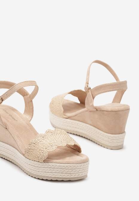 Beżowe Sandały z Ekozamszu na Koturnie Zapinane na Sprzączkę z Ozdobną Plecionką Vlalena
