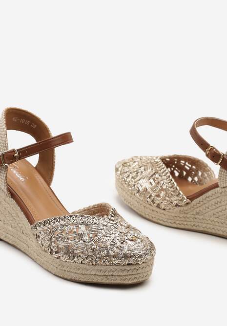 Złote Sandały z Imitacji Skóry z Plecionki Zapinane na Sprzączkę na Koturnie Rioma