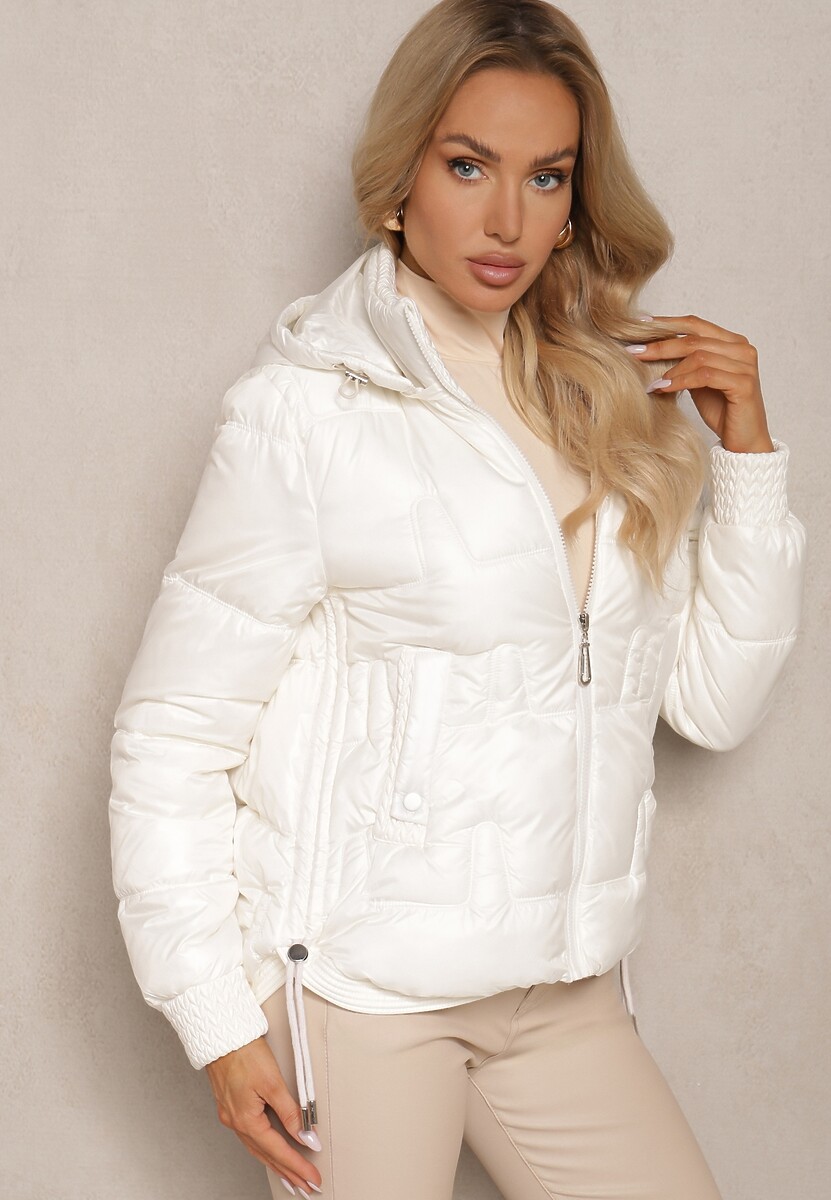 Ciemnobeżowa Kurtka z Odpinanym Kapturem Dłuższym Tyłem i Ściągaczami z Pikowanym Przeszyciem Zinlea