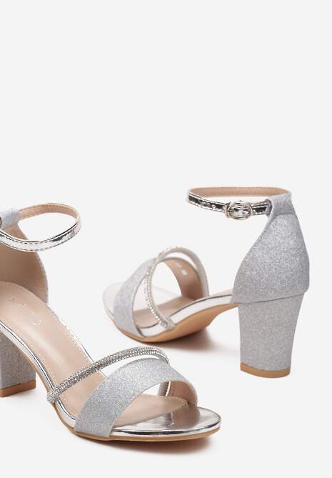 Srebrne Sandały na Słupku Ozdobione Cyrkoniami i Brokatem Zapinane na Sprzączkę Wejkis