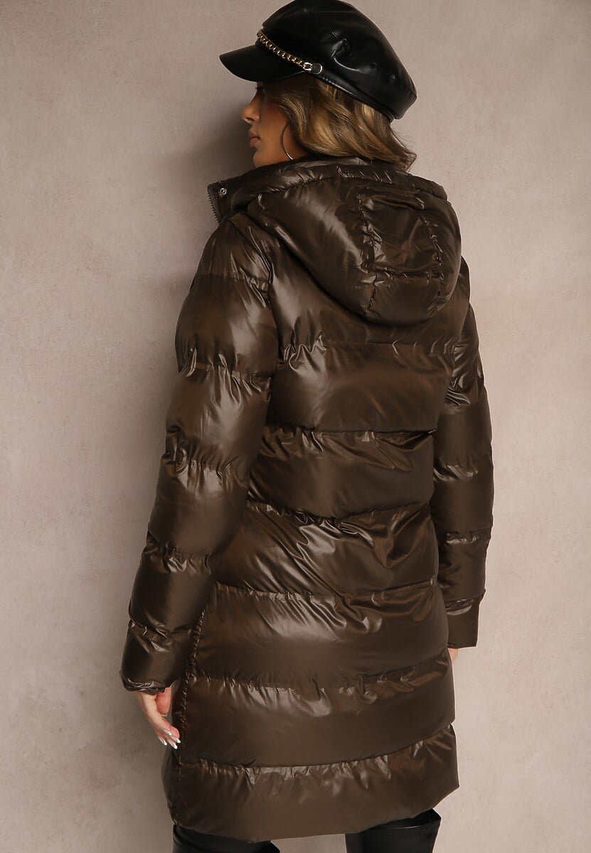 Brązowa Długa Kurtka z Kapturem Kieszeniami i Dwustronnym Suwakiem Zdobiona Pikowaniem Sanaviel