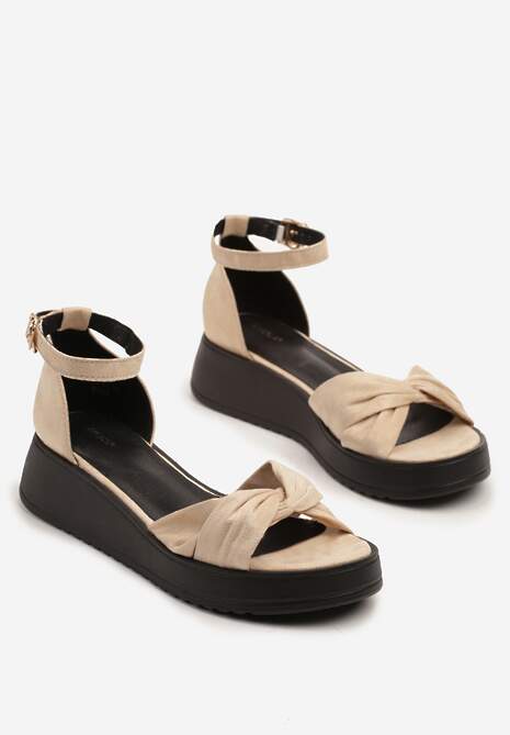 Beżowe Sandały Vices z Ozdobną Cholewką i Paskiem z Klamerką Rearosa