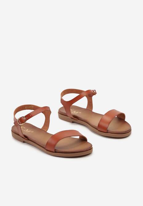 Brązowe Sandały z Imitacji Skóry na Płaskiej Podeszwie Zapinane przy Kostce Millia