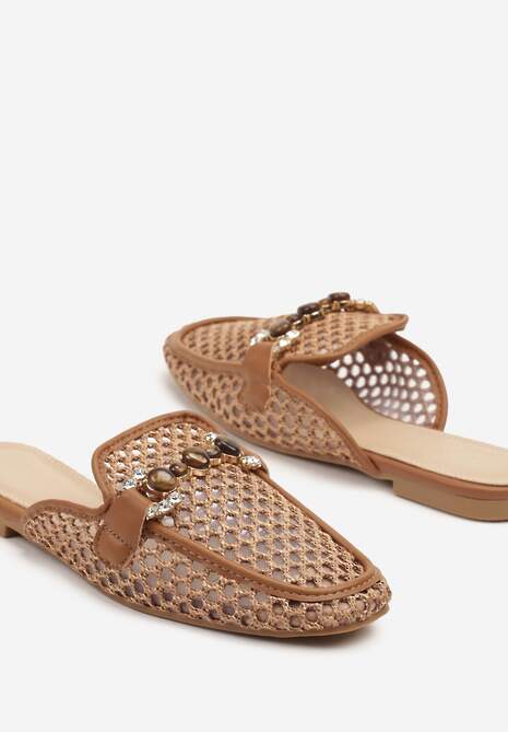 Brązowe Klapki Mule z Siateczkową Cholewką Ozdobione Cyrkoniami i Klamrą Nimivina
