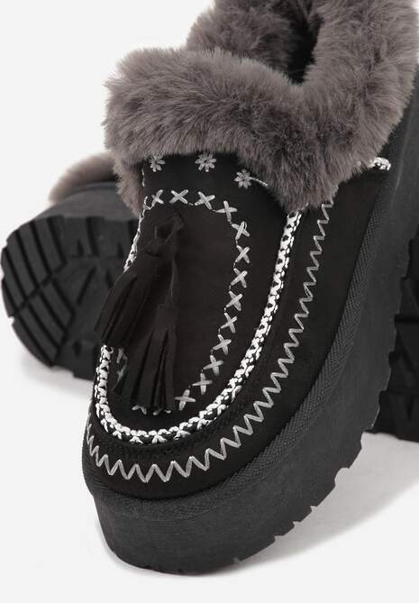 Czarne Śniegowce na Platformie Ozdobione Frędzlami i Haftem Ezivelle