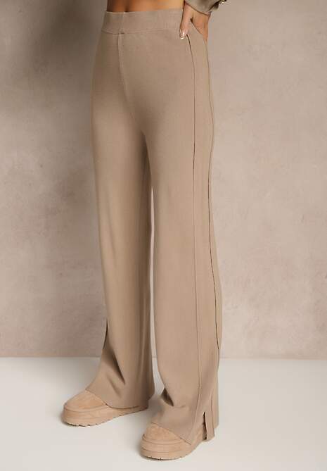 Beżowy Komplet z Dzianiny z Wiskozą Spodnie i Sweter z Ozdobnymi Guzikami Unarea