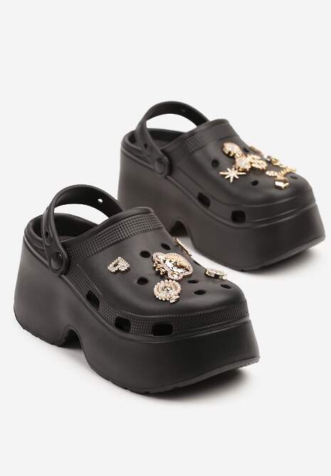 Czarne Piankowe Klapki na Grubej Podeszwie z Wycięciami i Aplikacjami Lilseki