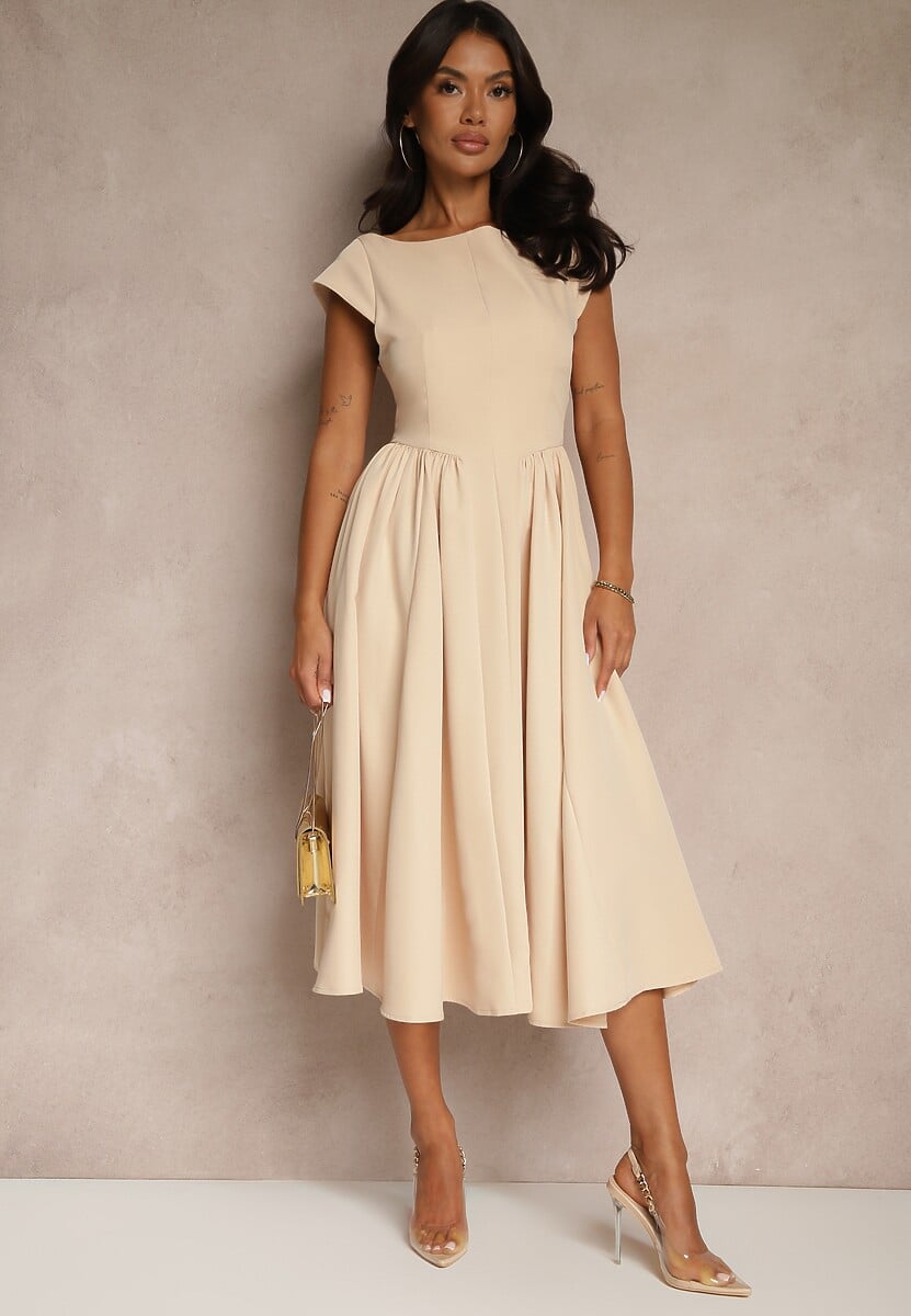 Czerwona Sukienka Vices o Rozkloszowanym Kroju z Dekoltem w Kształcie Łódki Milioria