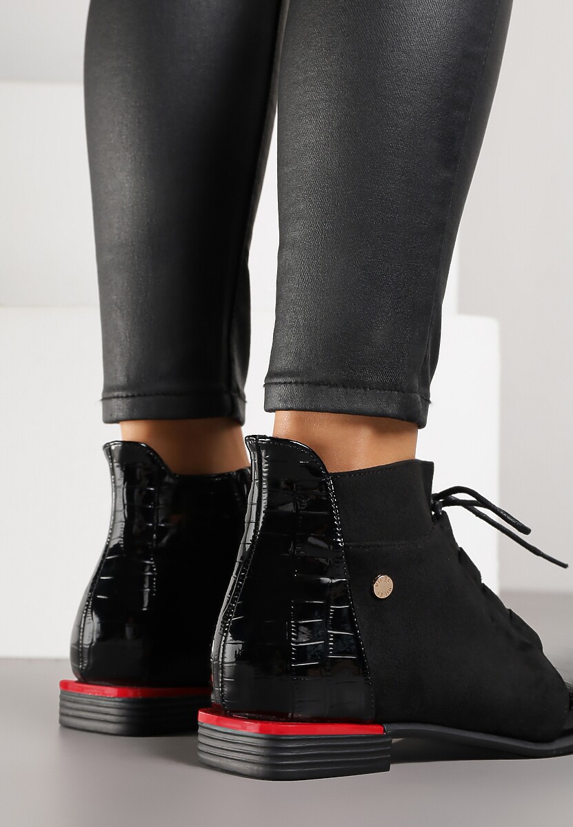 Czarne Botki Lakierowane Vices Ozdobione Tłoczeniem Uzvila