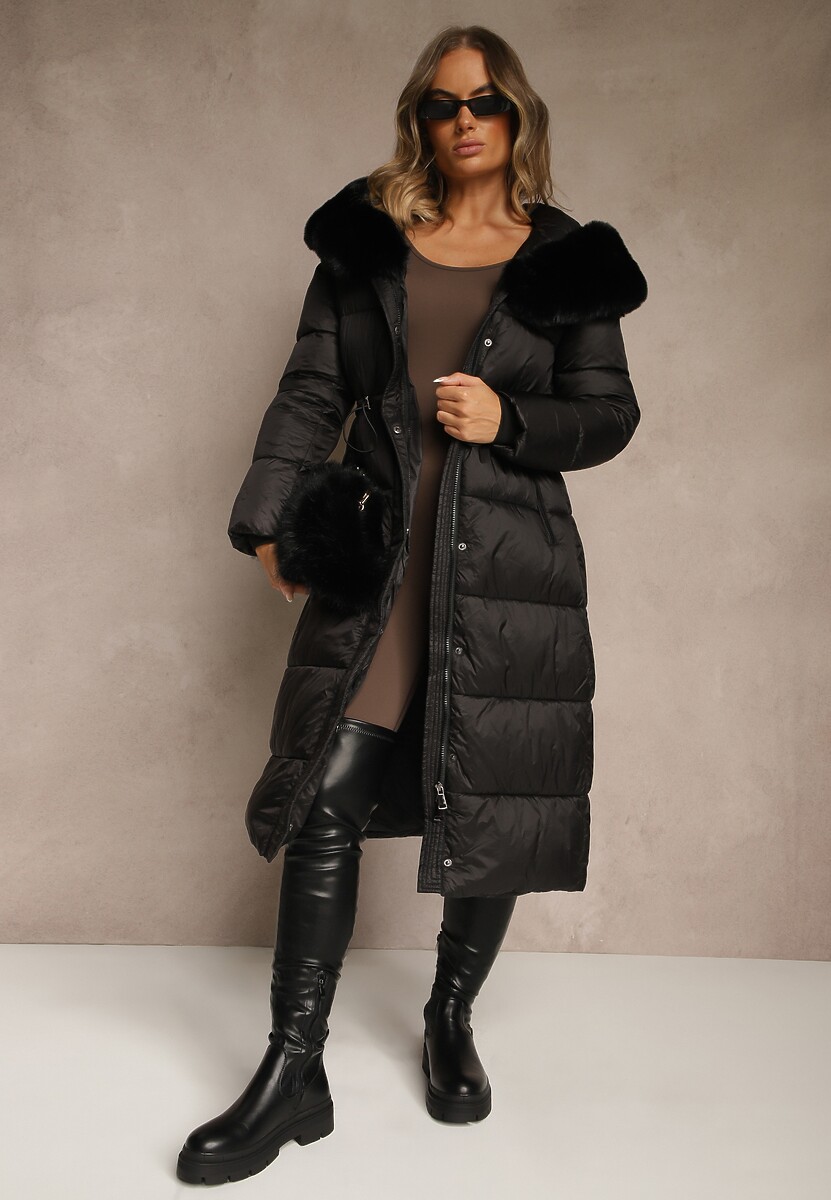 Czarna Puchowa Kurtka Pikowana o Długim Kroju z Kapturem z Futerkiem Bavea
