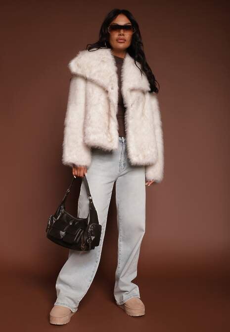 Jasnobeżowa Kurtka ze Sztucznego Futra Ozdobiona Kołnierzem Meriian