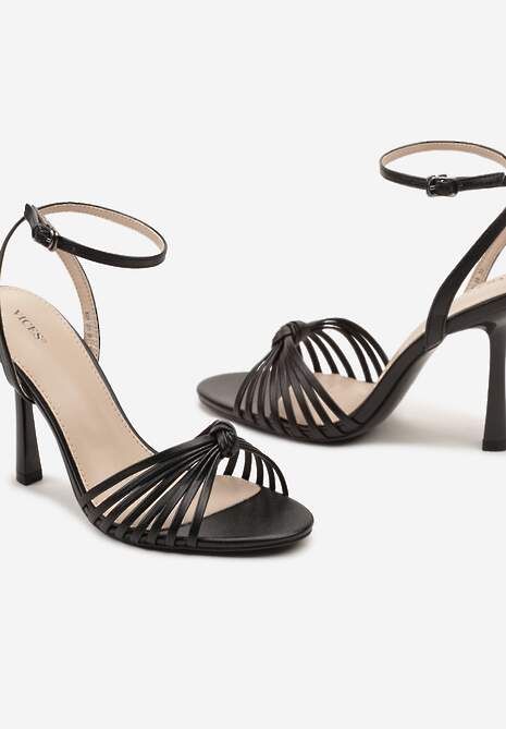 Czarne Sandały na Szpilce z Cienkimi Paseczkami z Supełkiem Wloedia