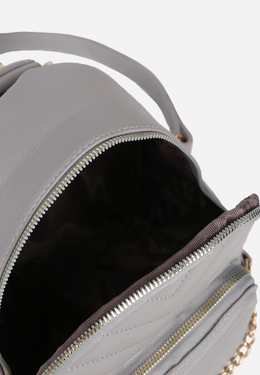 Szary Plecak Ozdobiony Łańcuszkiem i Pikowaniem Kolaggia