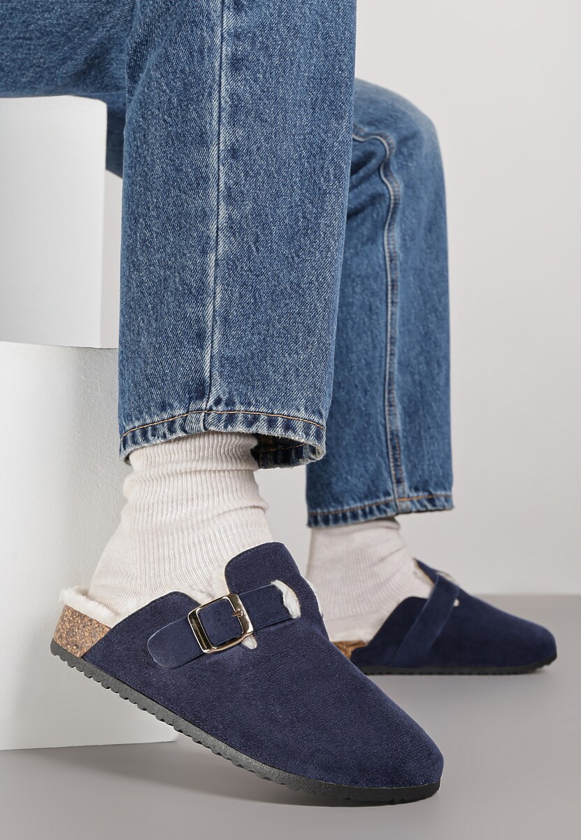 Granatowe Kapcie na Płaskiej Podeszwie Ozdobione  Paskiem z Klamrą Ninnithra