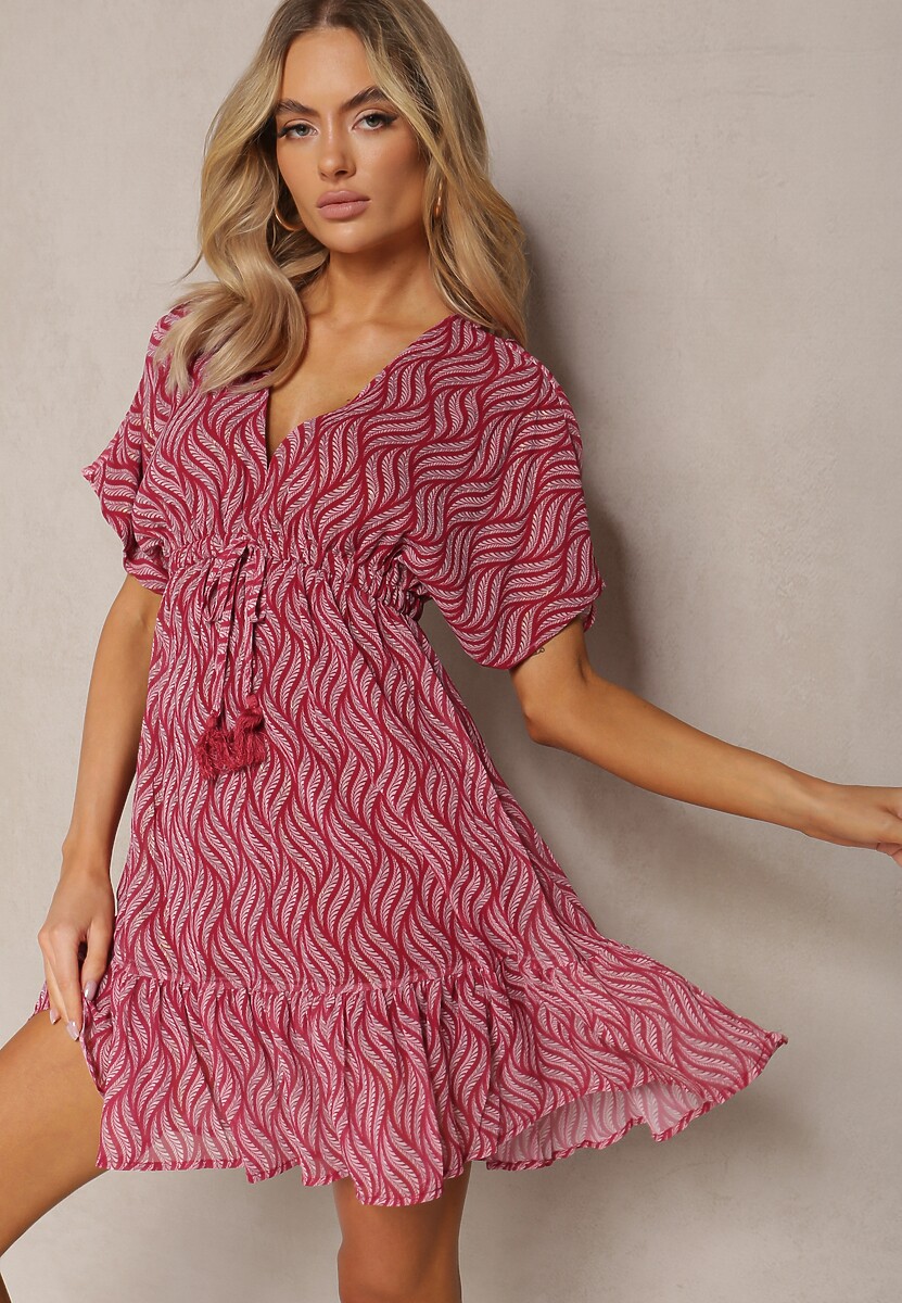 Czarna Mini Sukienka z Falbanką o Fasonie Nietoperza z Trójkątnym Dekoltem i Troczkami Beinnase