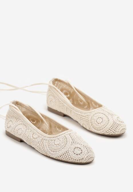 Beżowe Balerinki Ozdobione Wiązaniem i Haftem Talanna