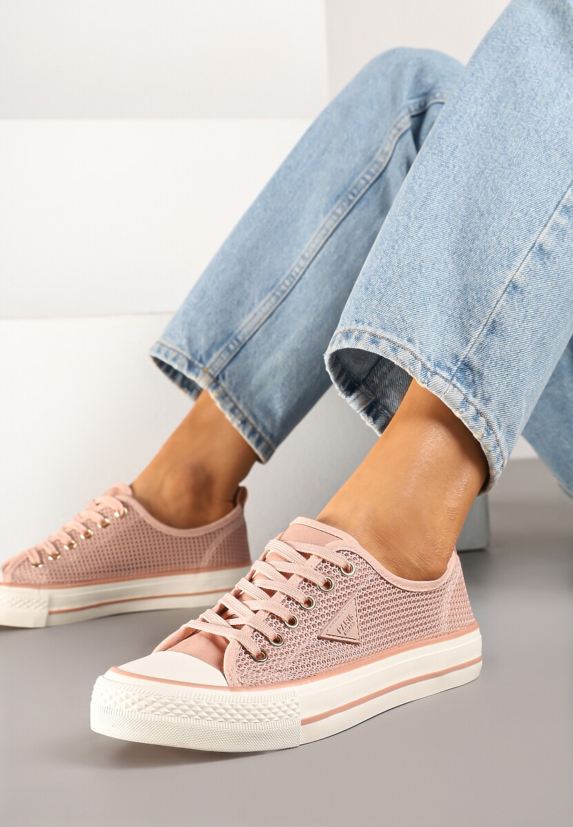 Różowe Szydełkowe Trampki o Klasycznym Fasonie Vovessa