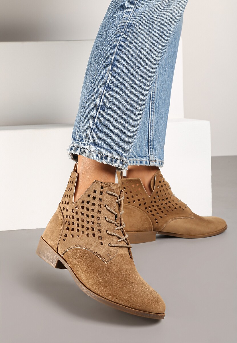 Czarne Sznurowane Botki ze Skórzaną Wkładką Ażurową Cholewką za Kostkę i Wycięciem Tlixa