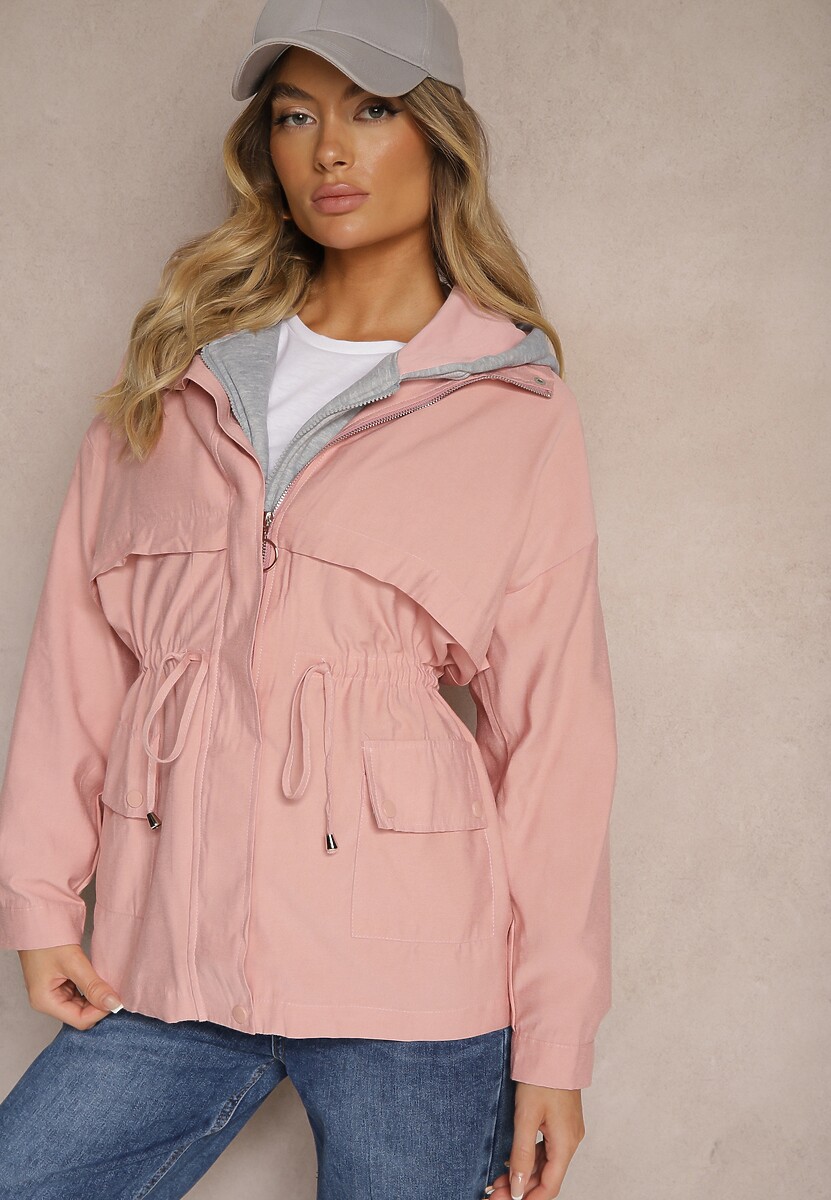 Czarna Kurtka Parka z Dodatkiem Bawełny Wykończona Troczkami Zapinana na Napy Velona