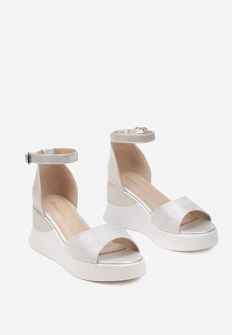 Srebrne Sandały na Klasycznym Koturnie z Platformą Zapinane Wokół Kostki Denrietta