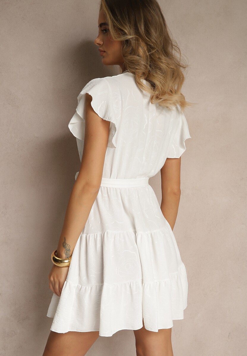 Biała Rozkloszowana Sukienka z Paskiem i Falbanami Lilarea