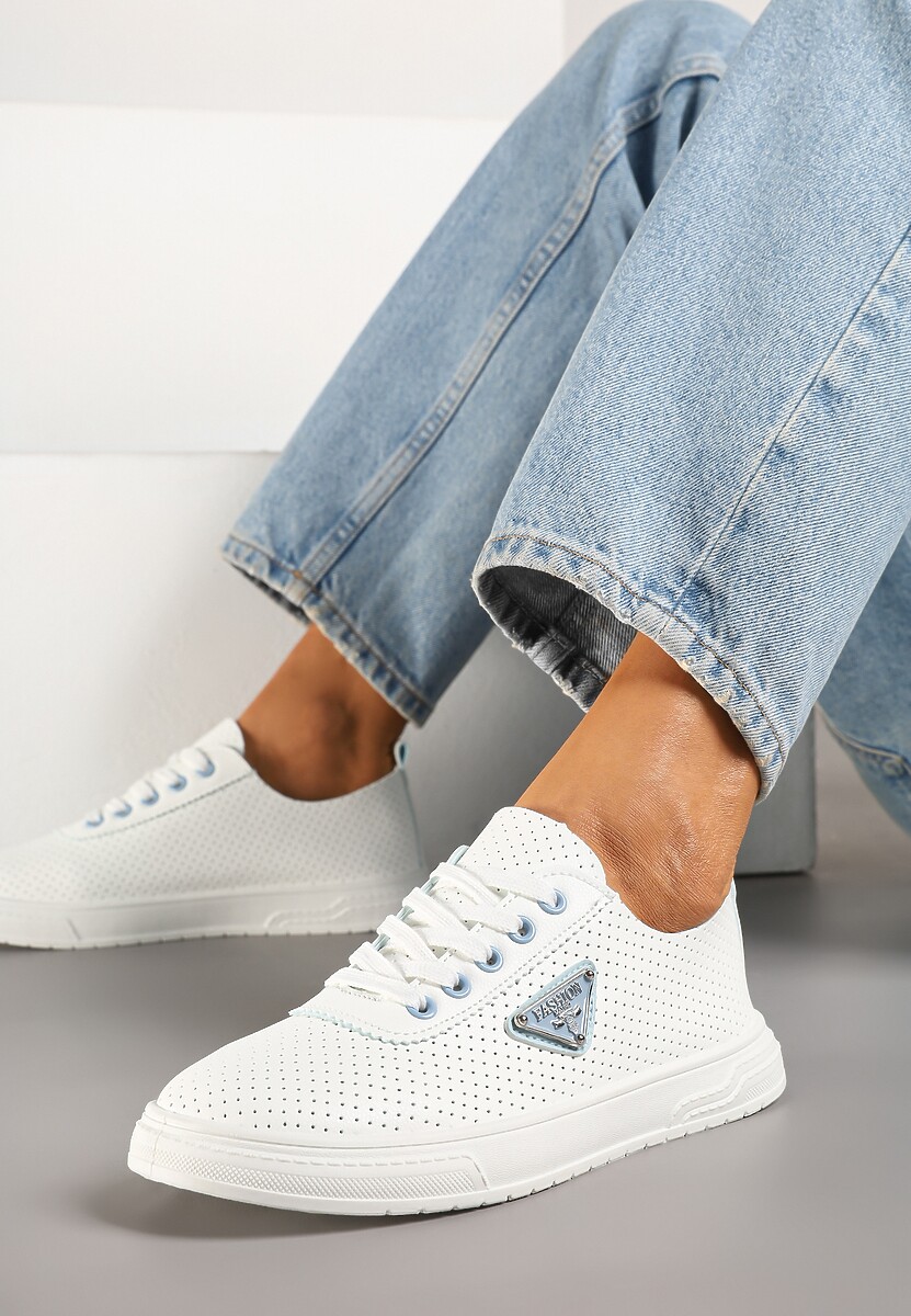 Biało-Niebieskie Tenisówki z Cholewką z Perforacją i Ozdobną Aplikacją Emmio