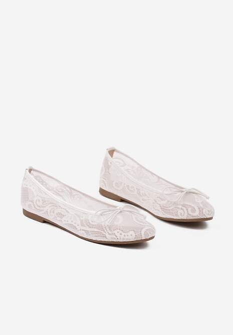 Białe Koronkowe Balerinki Zdobione Delikatną Kokardką Senariana