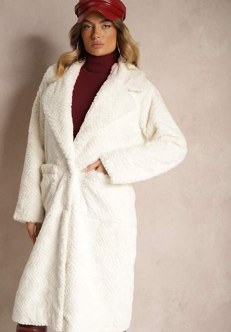 Biały Futrzany Płaszcz Ozdobiony Pikowaniem i Wsuwanymi Kieszeniami Vertissa