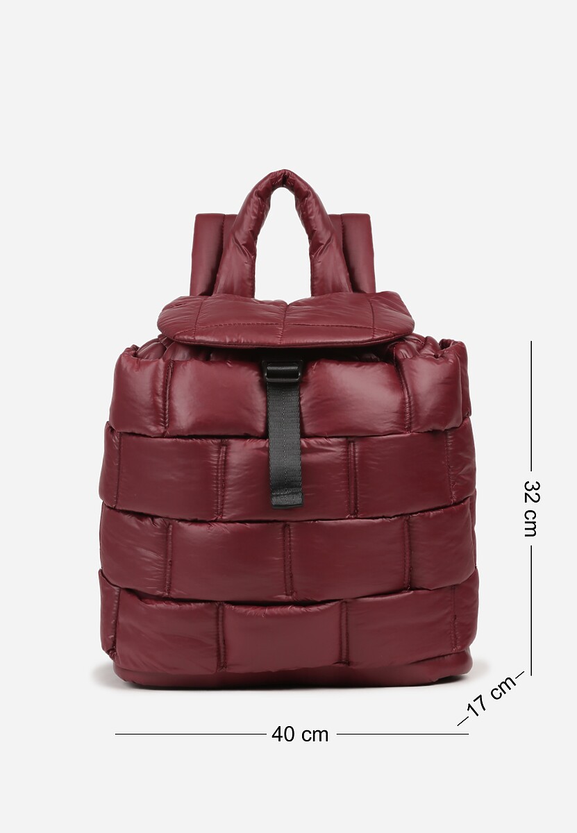 Czarny Plecak z Klapą i Ściągaczem Zdobiony Pikowaniem 3D Revitta