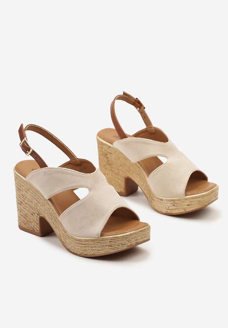 Beżowe Sandały z Imitacji Zamszu na Ozdobnym Słupku i Platformie Effiah