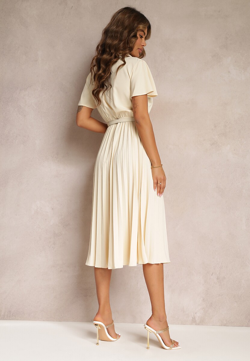 Beżowa Retro Sukienka Midi z Plisowaniem i Paskiem na Klamrę Elinerise