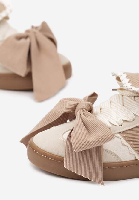 Beżowe Sneakersy Ozdobione Geometrycznym Wzorem i Kokardą Cedionna