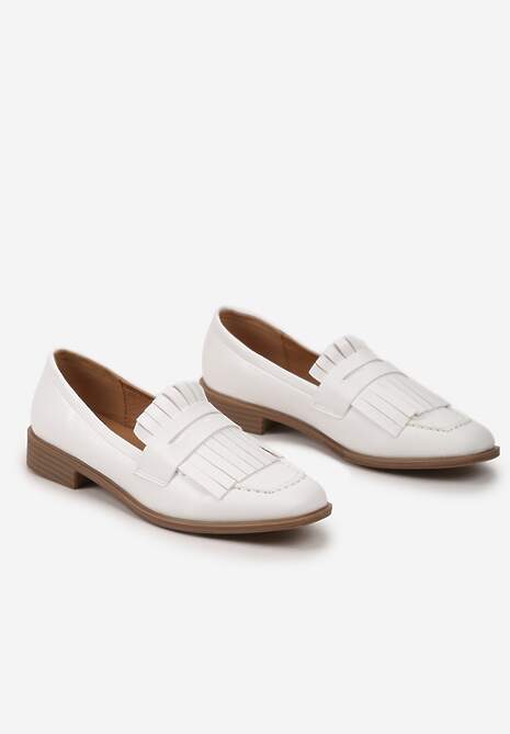 Białe Mokasyny z Kwadratowym Noskiem i Frędzlami Tarnissa