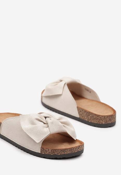 Beżowe Klapki z Imitacji Zamszu z Kokardką i Podeszwą z Korkową Wstawką Riopella